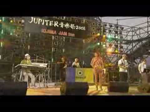 LIVE「泣き夏」 _ mihimaru GT with SOFFet.flv - YouTube