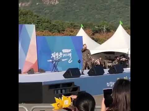 BIGBANG兵役中に復活ライブ - YouTube