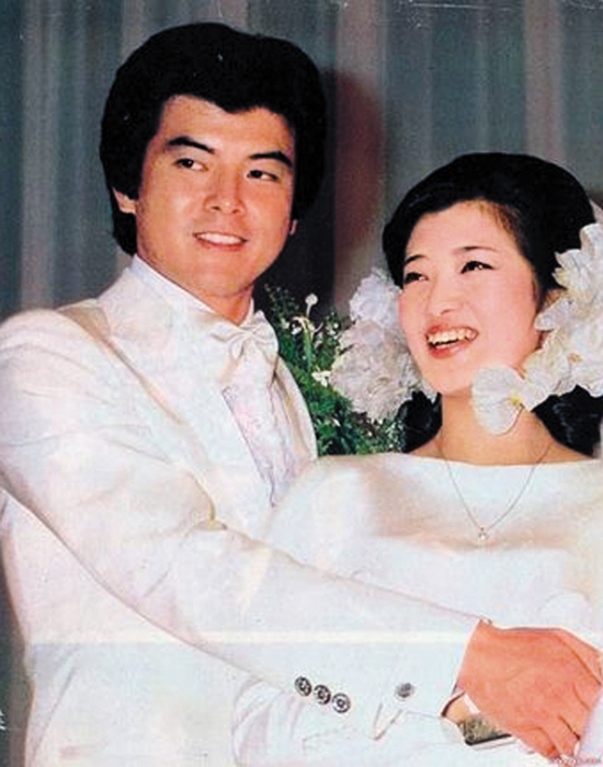 24位：三浦友和さんと山口百恵さん夫妻
