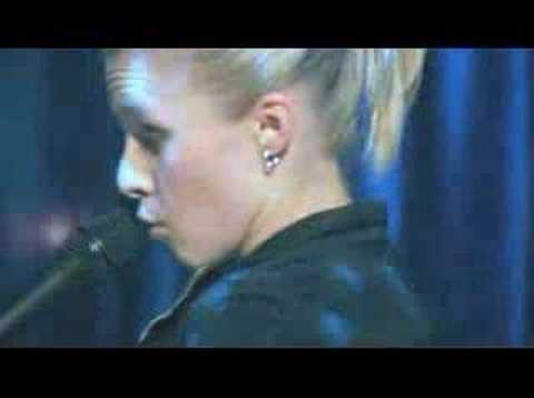 Kristen Bell - Veronica Mars - Sings - One Way or Another - YouTube