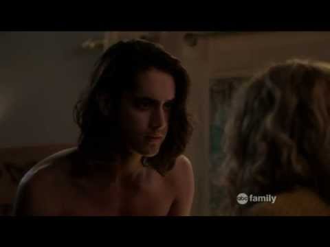 Jo and Danny kiss - Twisted 1x07 - YouTube