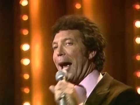 トム・ジョーンズ ラヴ・ミー・トゥナイト Tom Jones Love Me Tonight - YouTube