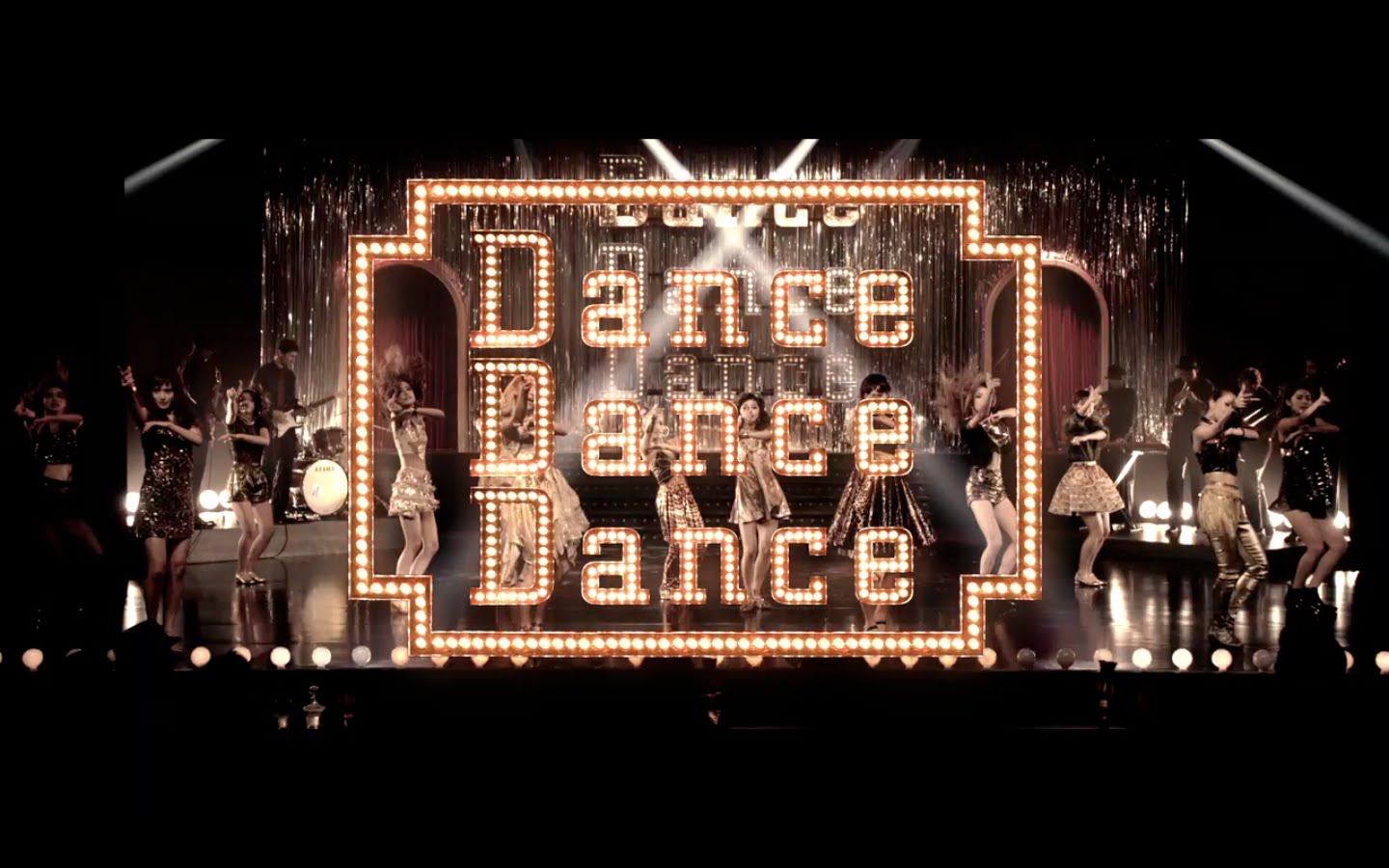 E-girls / Dance Dance Dance - YouTube