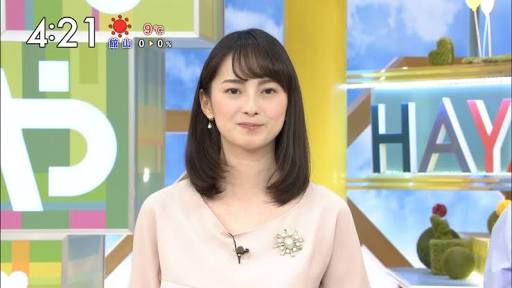 山本恵里伽の服装と髪型