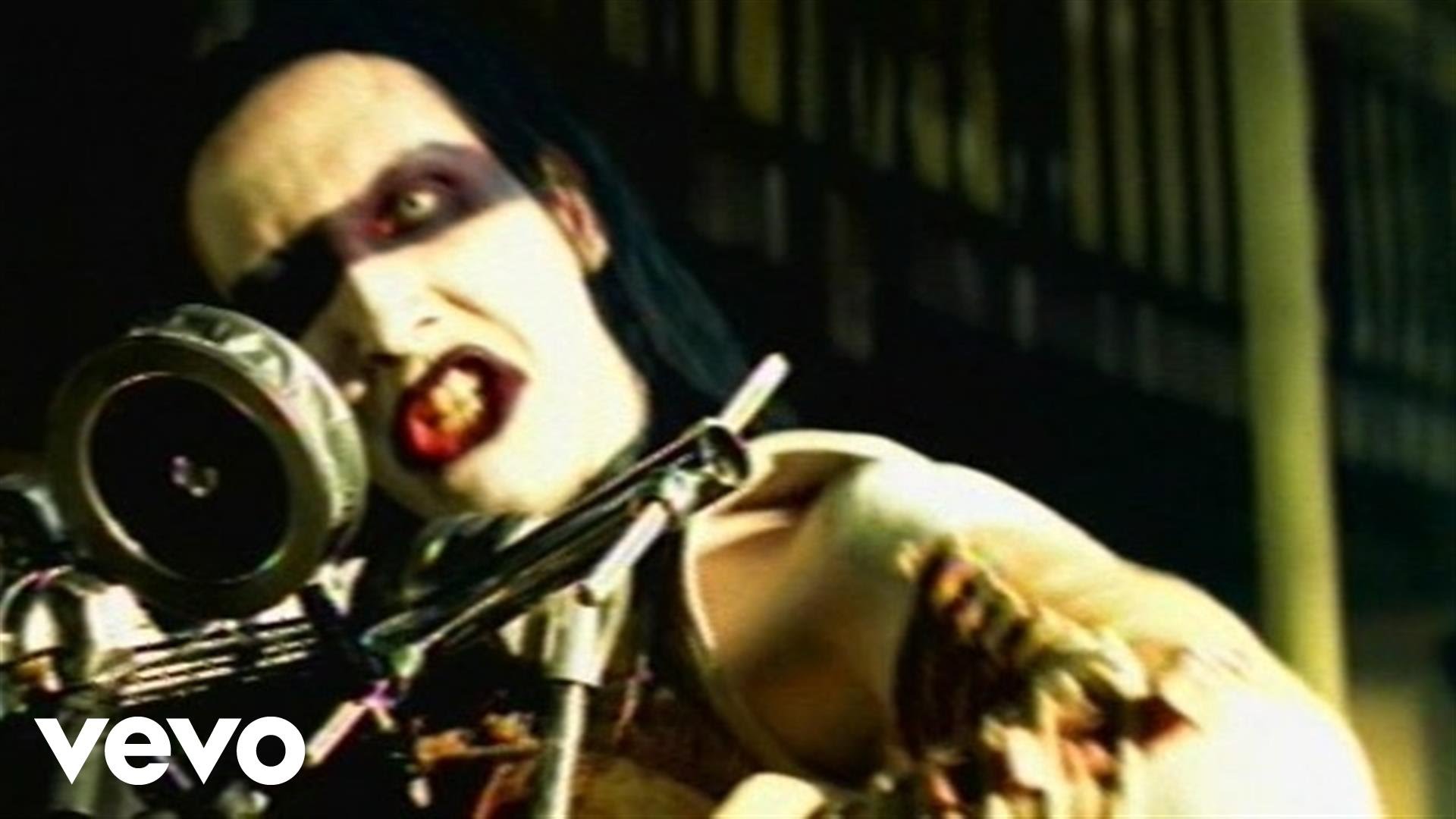 Marilyn Manson - The Beautiful People - YouTube