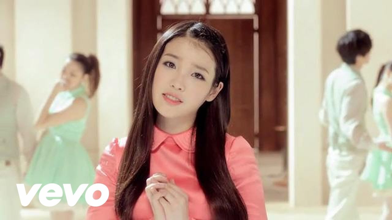 IU - Good Day[Japanese Version] - YouTube