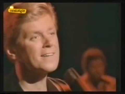 Chicago - Hard To Say I'm Sorry (stereo sound) - YouTube