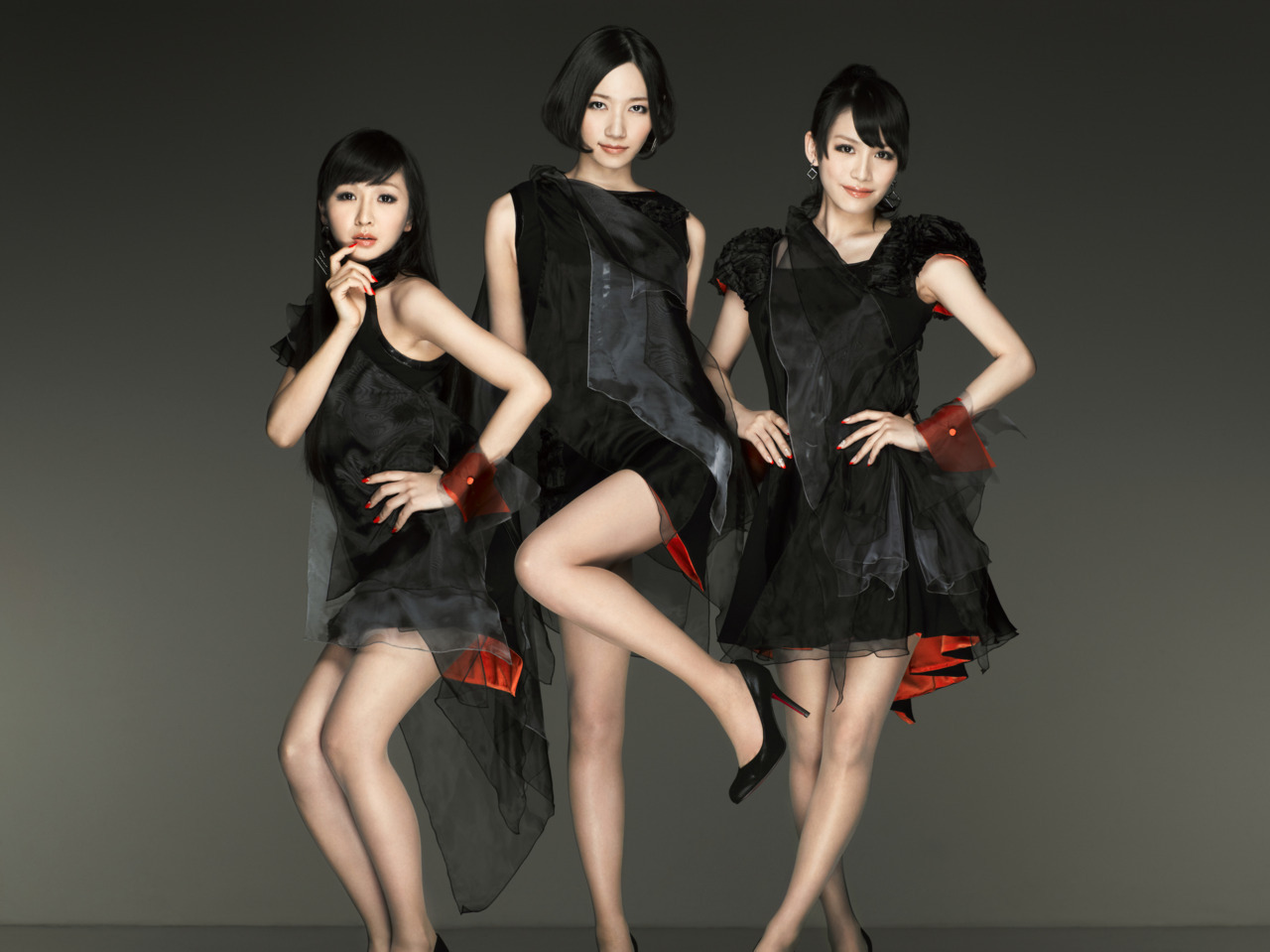 perfume「レーザービーム」の衣装