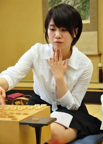 ショートヘアがかわいい女流棋士