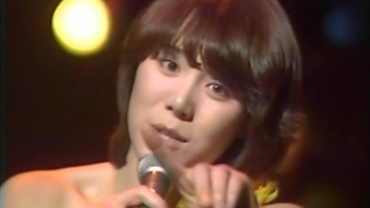 ピンク・レディー ペッパー警部 (1976) 2 - YouTube