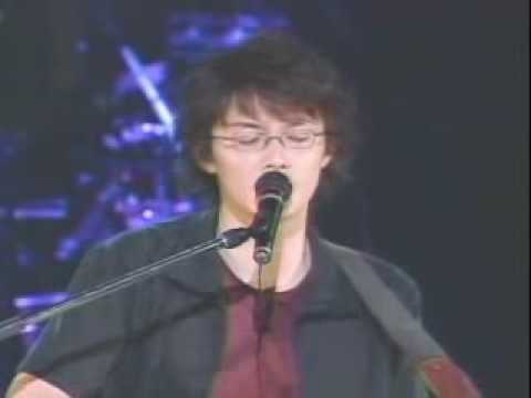 福山雅治 【Live】 squall - YouTube