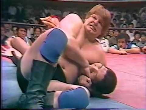 ジャイアント馬場ＶＳスタン・ハンセン　1982年9月14日　PWF戦 - YouTube