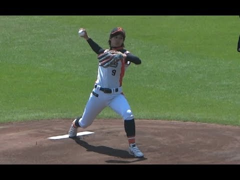 加藤優選手（女子プロ野球）が始球式で物凄いピッチング！ - YouTube