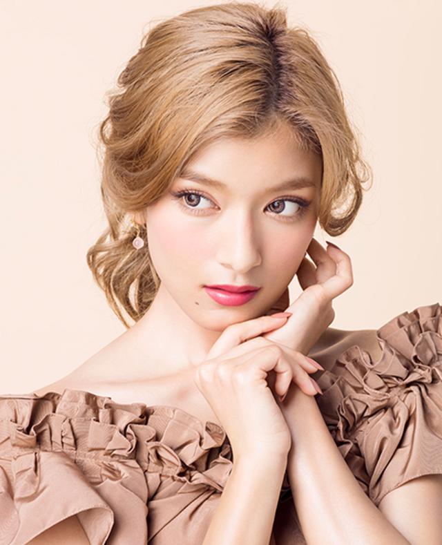 6位：ローラ