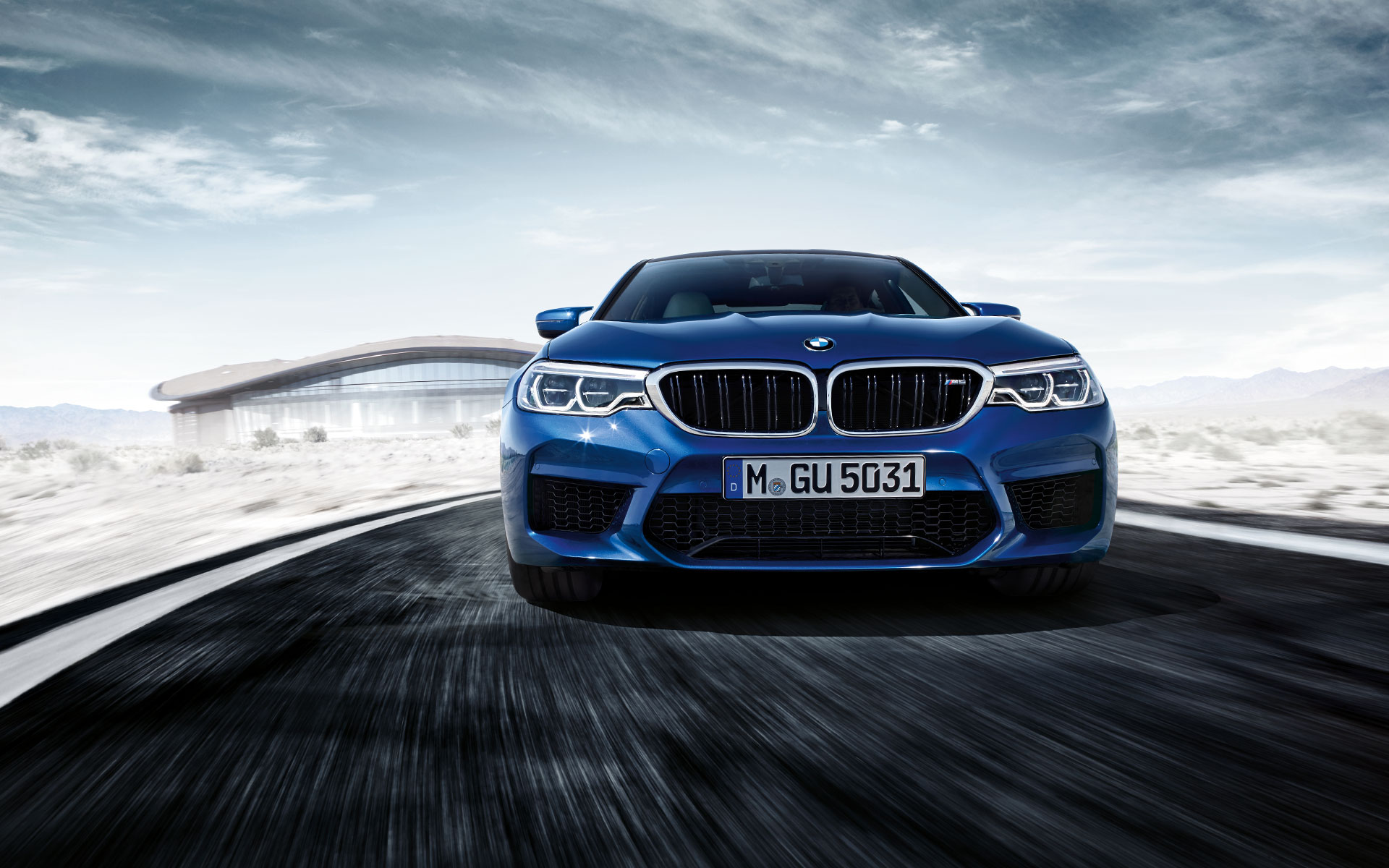 2位：BMW M5 ベースグレード