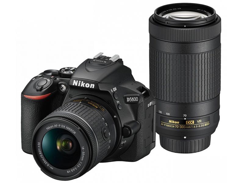 1位：Nikon デジタル一眼レフカメラ D5600 ダブルズームキット ブラック