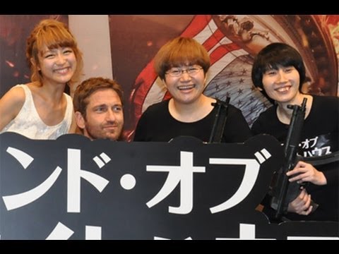 ジェラルド・バトラーがノリノリ！鈴木奈々、ハリセンボンにハグハグハグ - YouTube