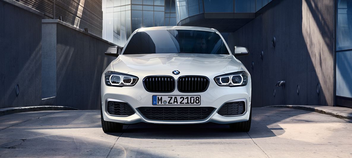 3位：BMW 1シリーズ 118d スポーツ