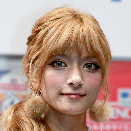 前髪を下した髪型もかわいい