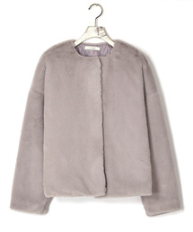 14位　ノーカラーファーコート..