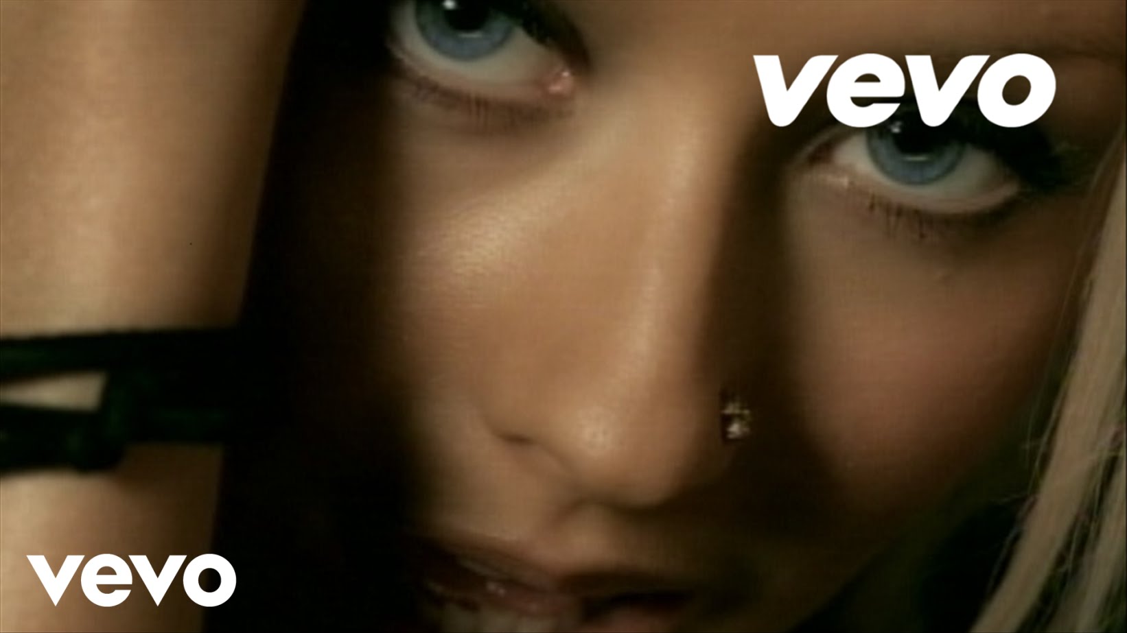 Christina Aguilera - Beautiful (Official Video) - YouTube