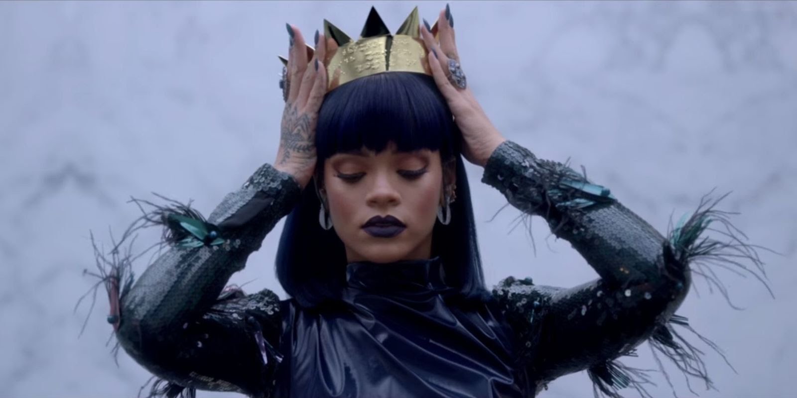 Rihanna - Love On The Brain - YouTube