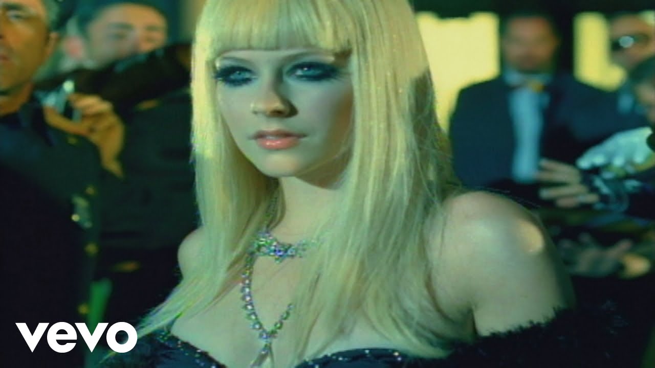 Avril Lavigne - Hot - YouTube