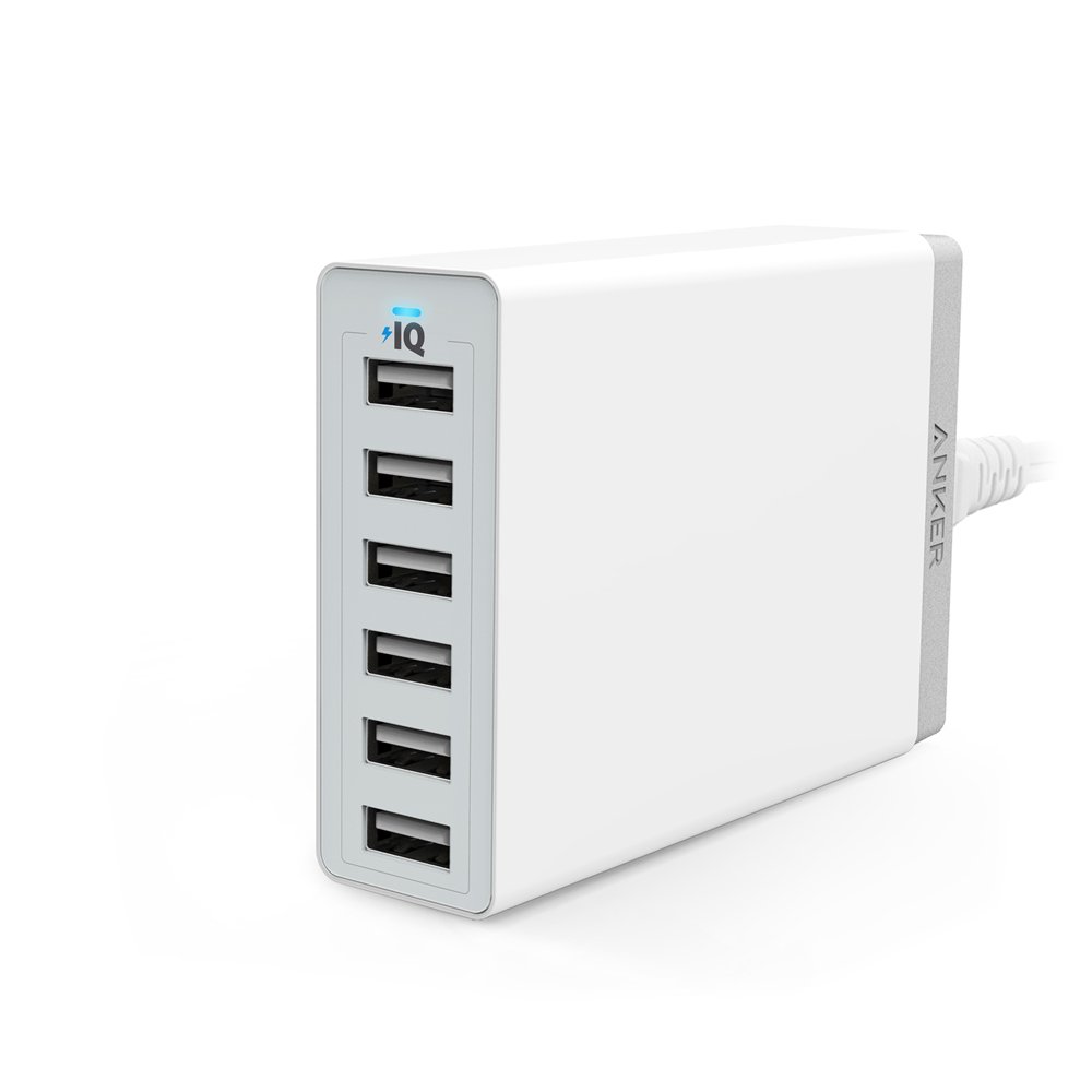 7位：Anker PowerPort 6(60W 6ポート USB急速充電器)