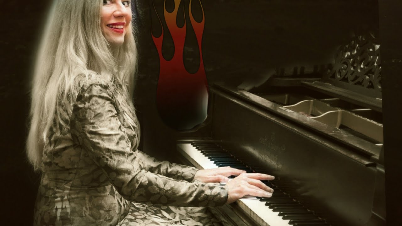 Bach 15 Two-Part Inventions on a very old piano :) Valentina Lisitsa - YouTube