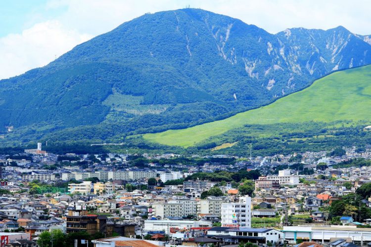 温泉の源泉数・湧水量は日本一