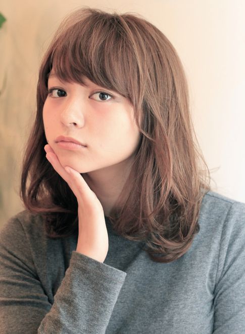 ナチュラルなヘアスタイル