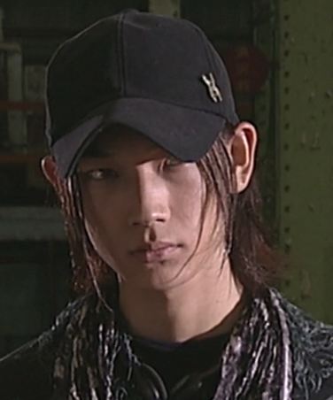 悪役として出演