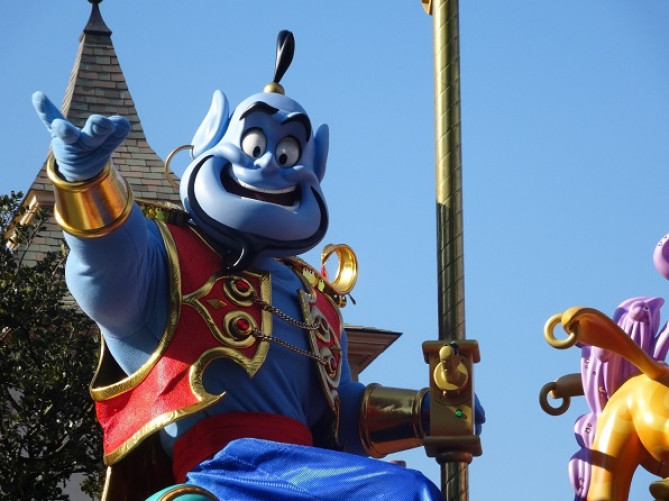 陽気で自信家の“ランプの魔人