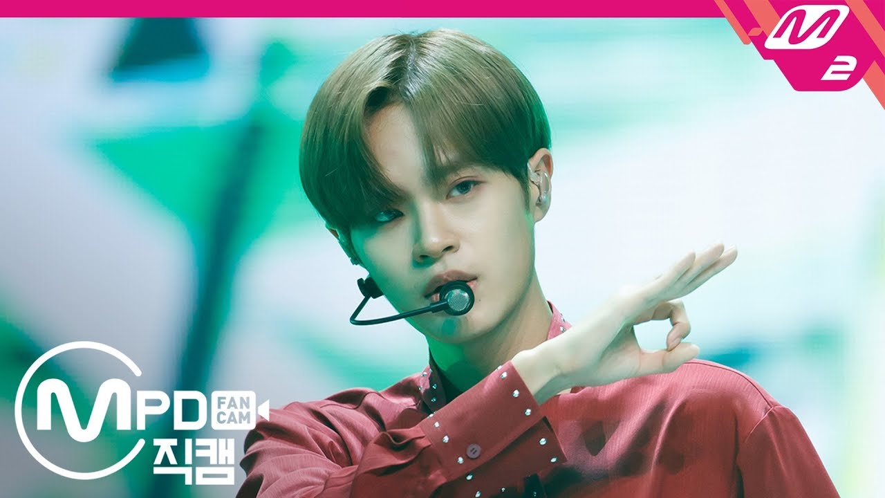 [MPD직캠] AB6IX 이대휘 직캠 4K '기대(BE THERE)' (AB6IX LEE DAE HWI FanCam) | @MCOUNTDOWN_2019.10.10 - YouTube