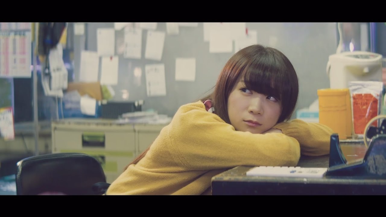 乃木坂46 秋元真夏 『水槽の中』 - YouTube