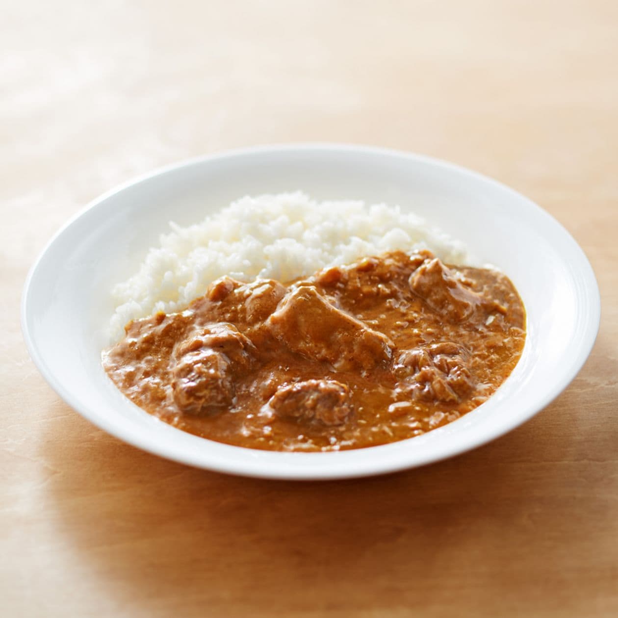 6位：素材を生かした　ごろり牛肉のスパイシーカレー ２００ｇ（１人前）