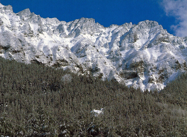 52位：横岳　標高は2,830 m