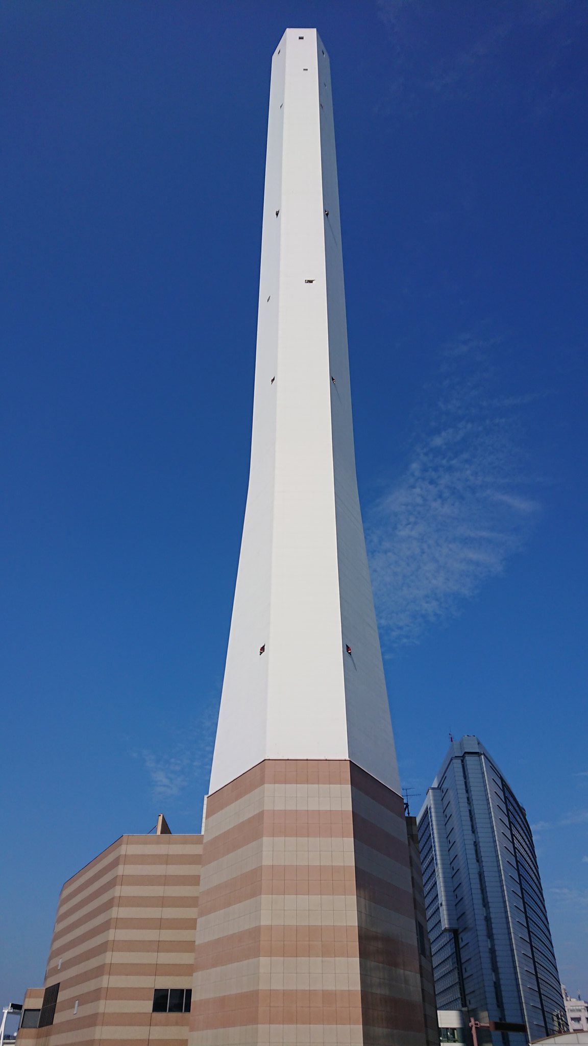 37位：豊島清掃工場　210m