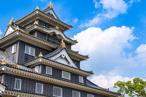 国宝に指定されている吉備津神社は観光スポットとしても有名