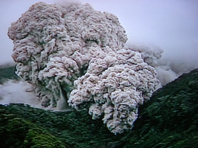 「溶岩ドーム」は、今も大規模崩壊の恐れ