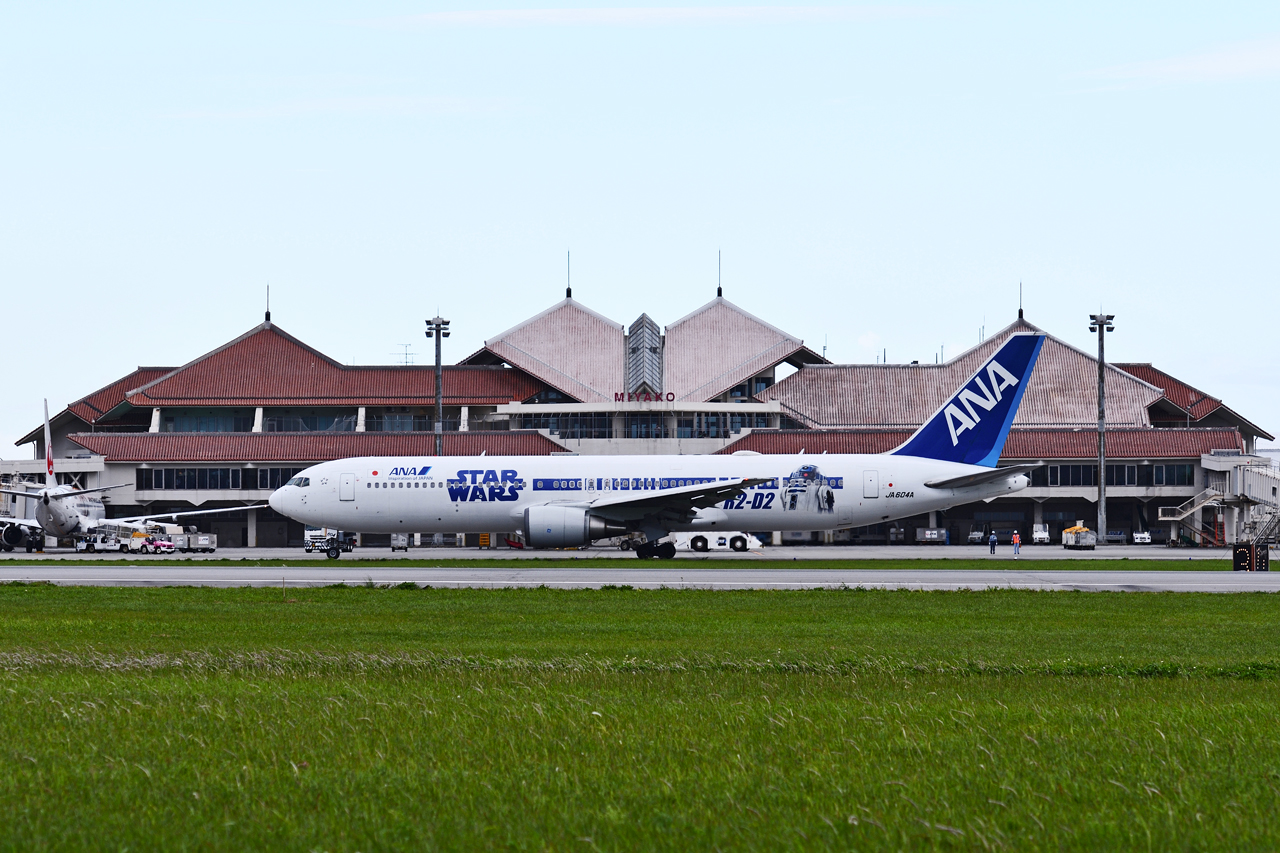 23位：宮古空港（沖縄県）旅客数902,666人