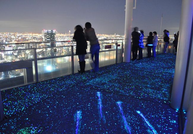 3位：梅田スカイビル空中庭園展望台