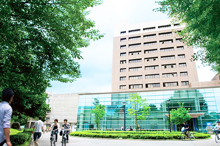 32位：熊本大学 医学部 医学科　偏差値/69 格付け/B