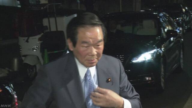 額賀福志郎防衛庁長官辞任