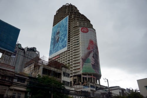 バンコクの多くの遺棄された建物の中で最も有名