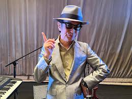 夫婦で音楽活動を展開