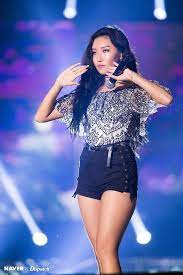 カリスマ性あふれる幻想的なパフォーマンスで魅了