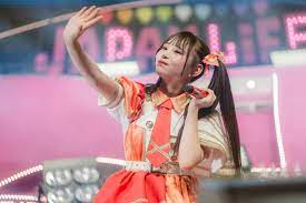 「中毒性があって、頭から離れない」