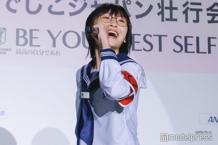 全身で表現するパフォーマンスは見る者を惹きつける