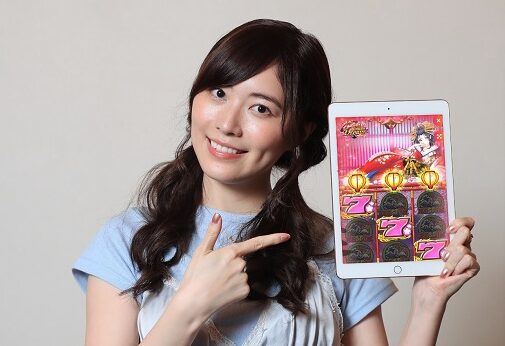 オンラインカジノ「ミスティーノFREE」の広告塔に